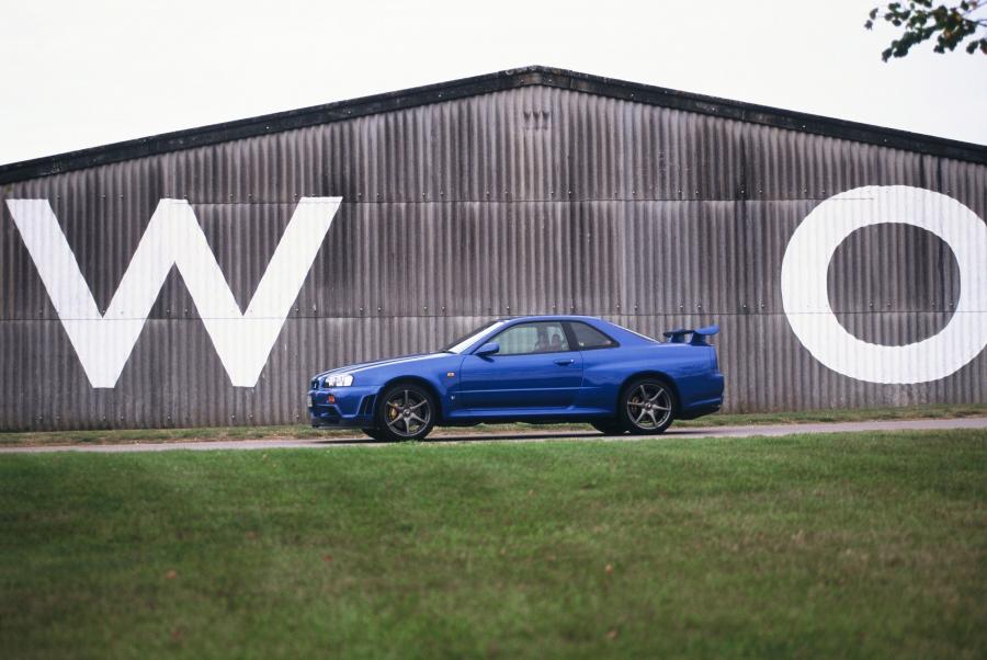  Nissan Skyline GT-R 2002 года  (фото 11 из 15)